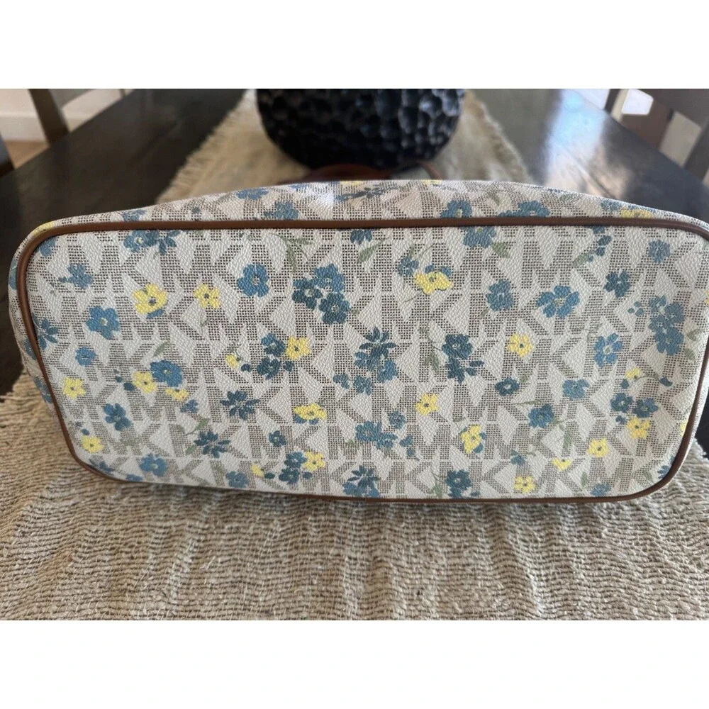 MICHAEL KORS JET SET CHARM MEDIUM CARRYALL TOTE Purse VANILLA FLORAL NWT
